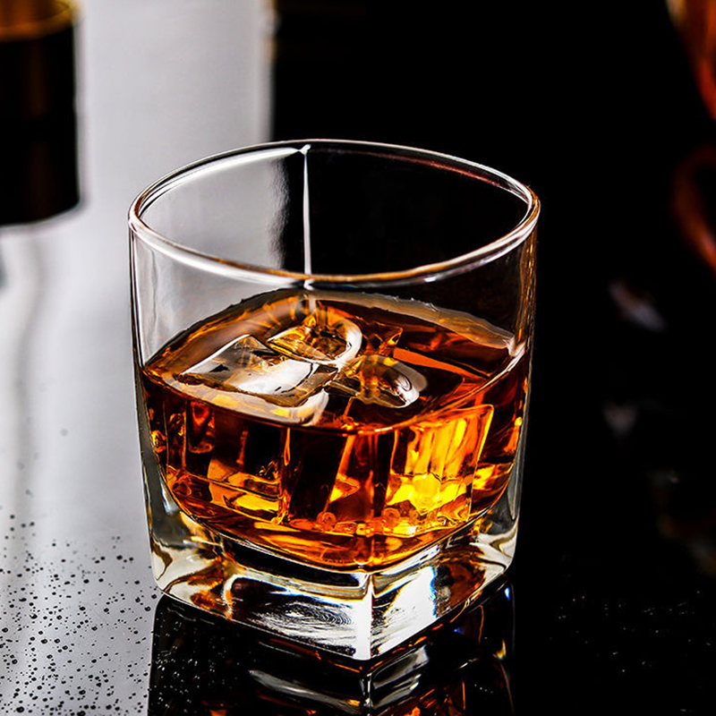 Wine Whiskey Beer - 235ml 4 szt. Zestaw piwo brandy