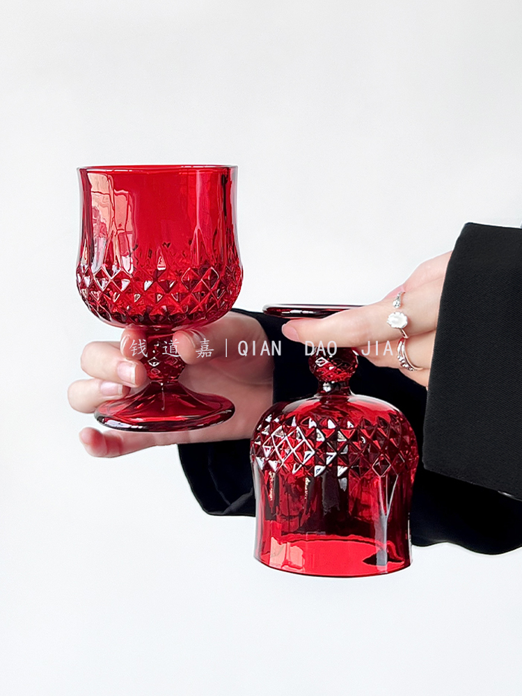 Vintage red ins style embossed – Wine Beer Foot recenzja i cena